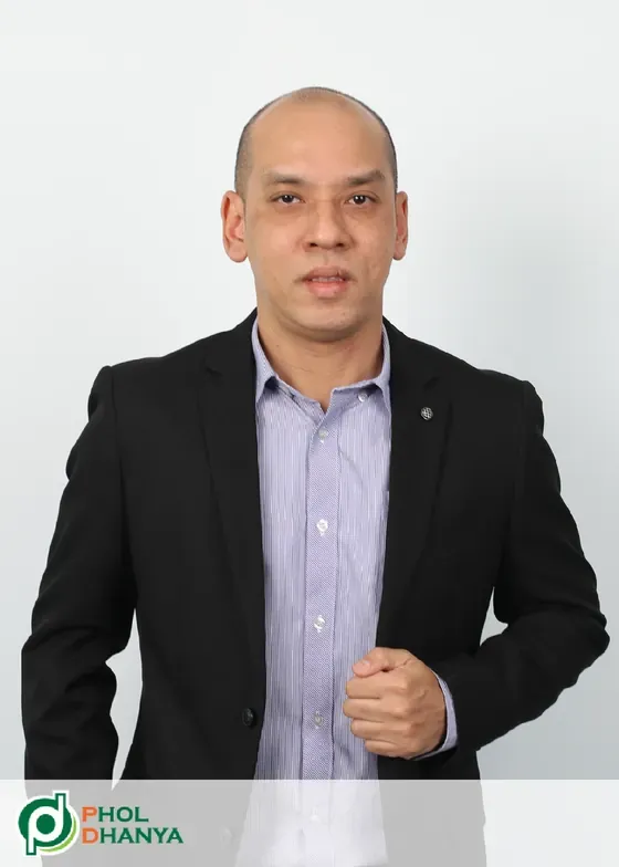 Mr. Paradorn Phraepat